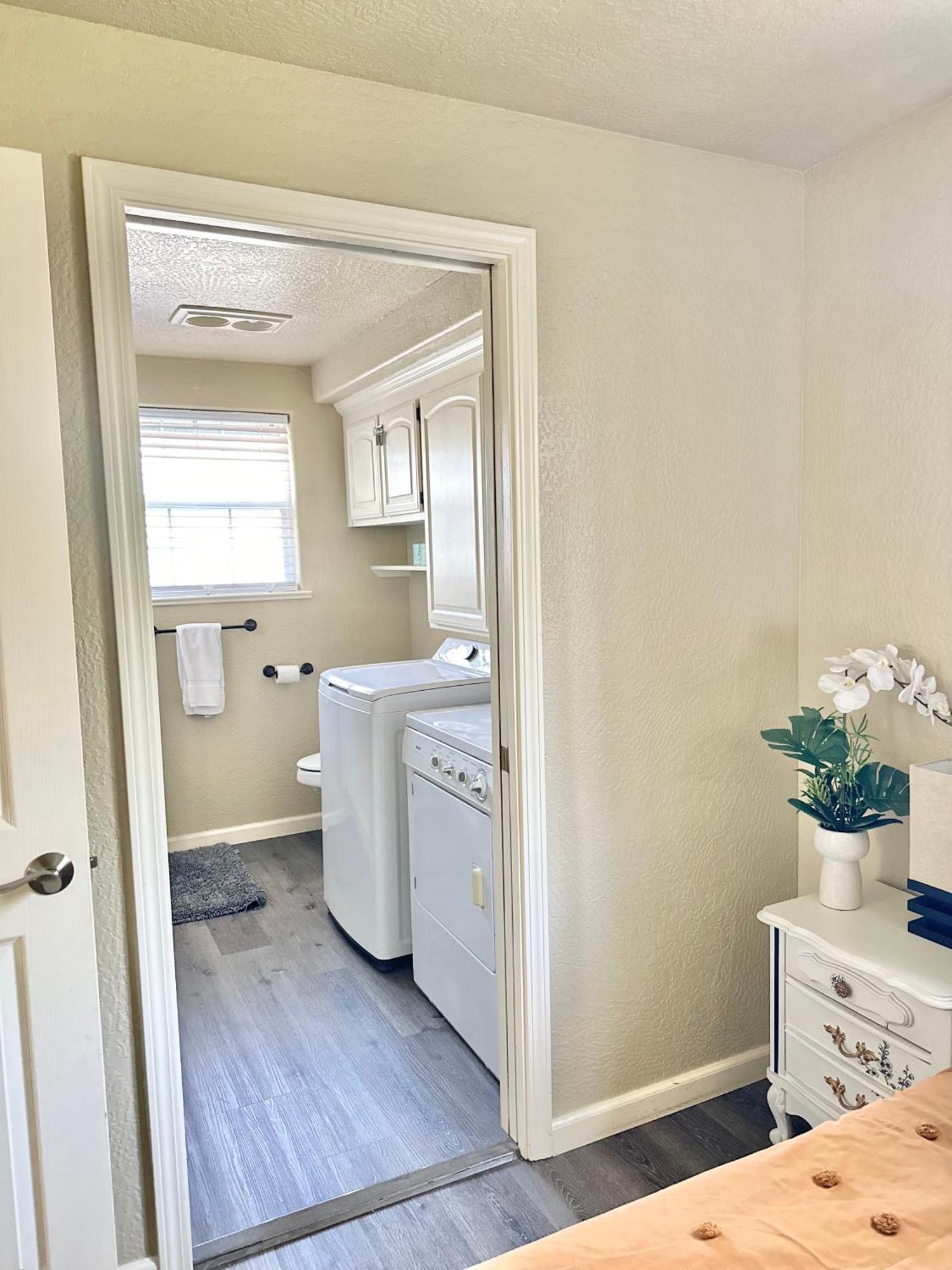 Near Downtown- Kitchen-Washerdryer-Parking Medford Exteriör bild